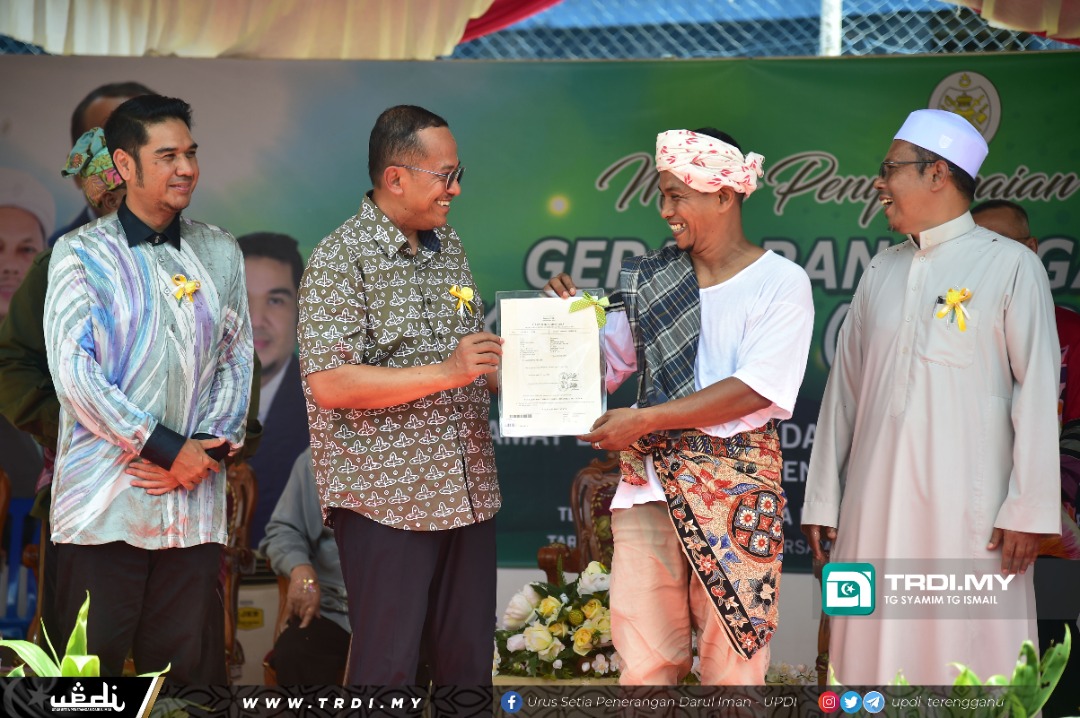350 Penduduk Hulu Besut Terima Geran Tanah