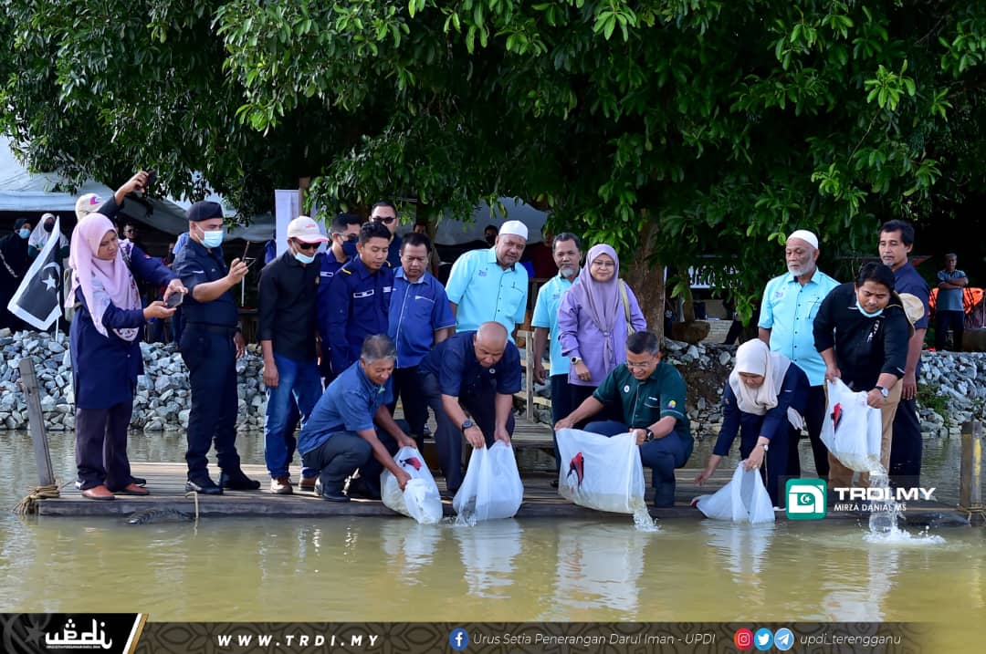 Lepas 31,000 Anak Benih Ikan, Udang