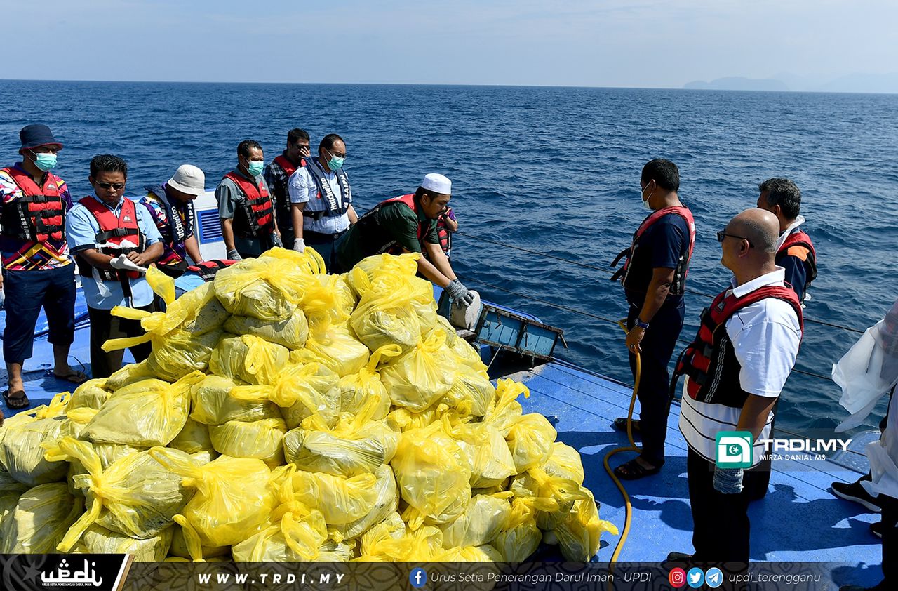 Hantar Al-Quran Rosak Ke JHEAT Untuk Dilupuskan
