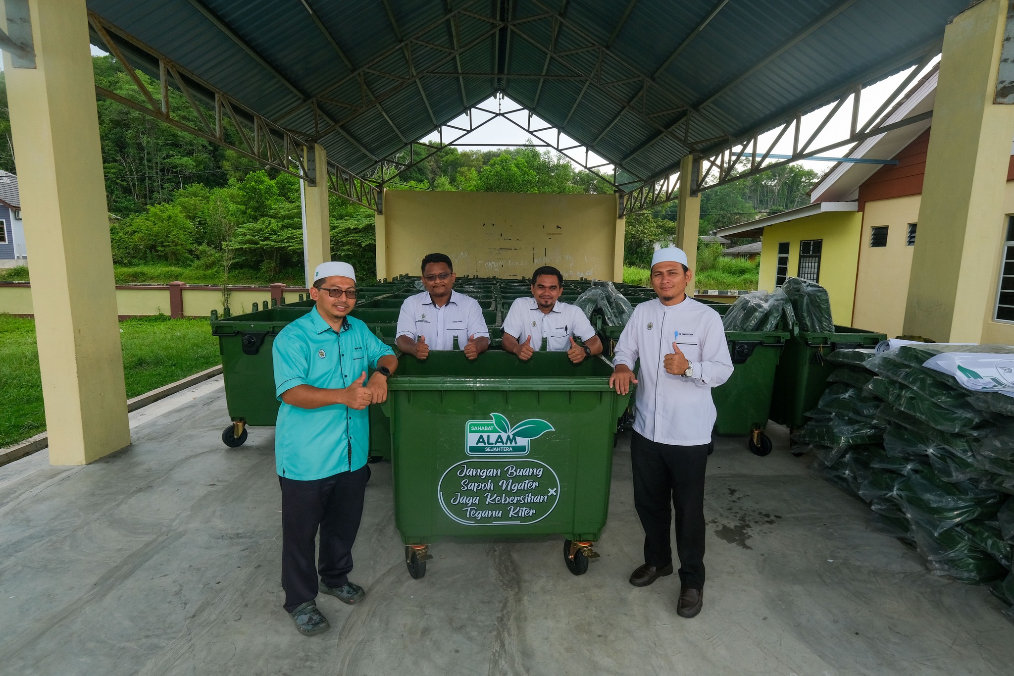 Sahabat Alam Sejahtera Sumbang Tong Sampah Tambahan