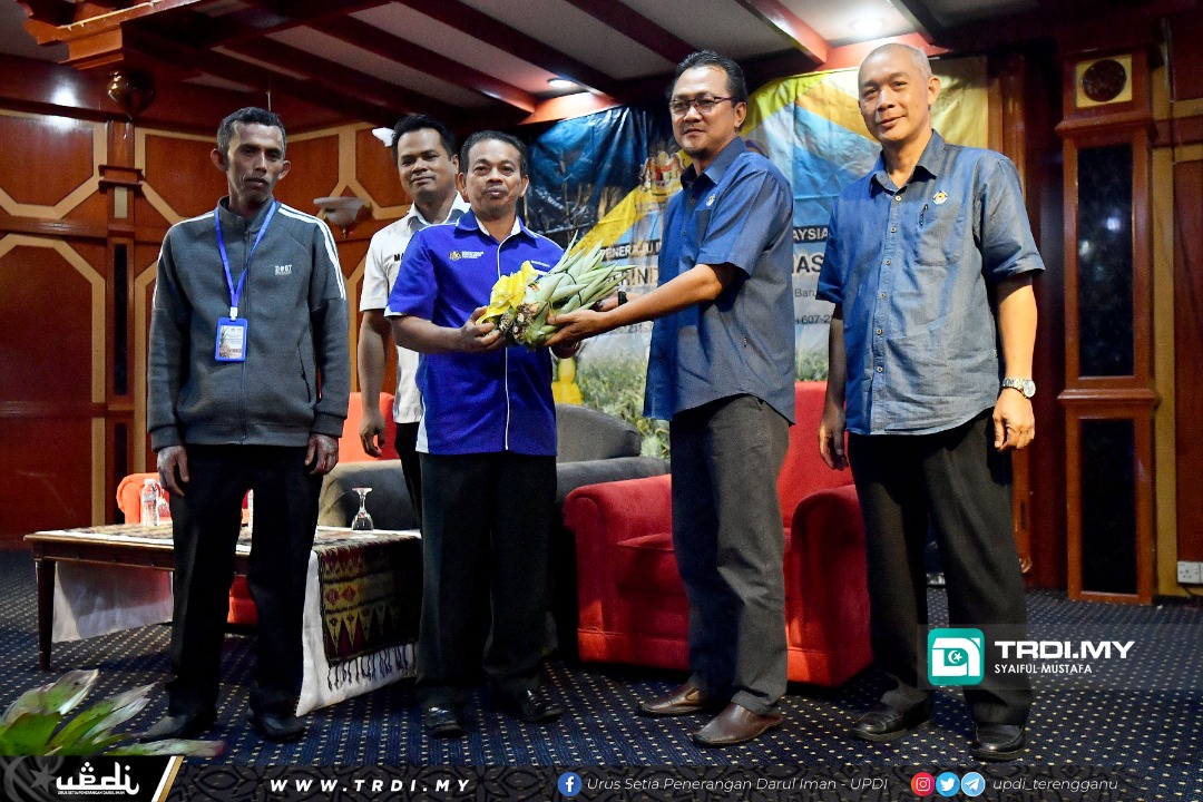 SMK Guntong Terima Insentif Kebitaraan Projek Nanas Terengganu