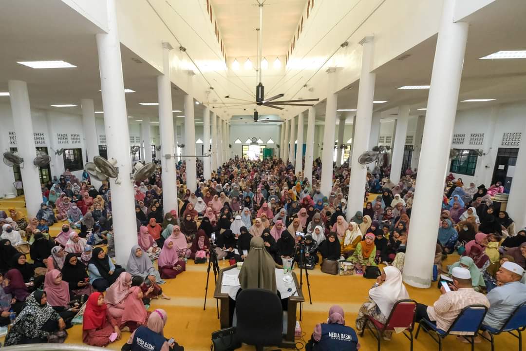 Wanita Marang Banjiri Masjid Rhu Muda