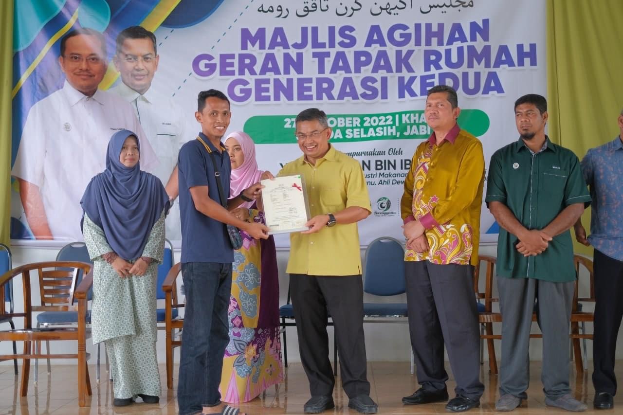 Sejarah Tercipta, Generasi Kedua Felda Terima Geran Rumah