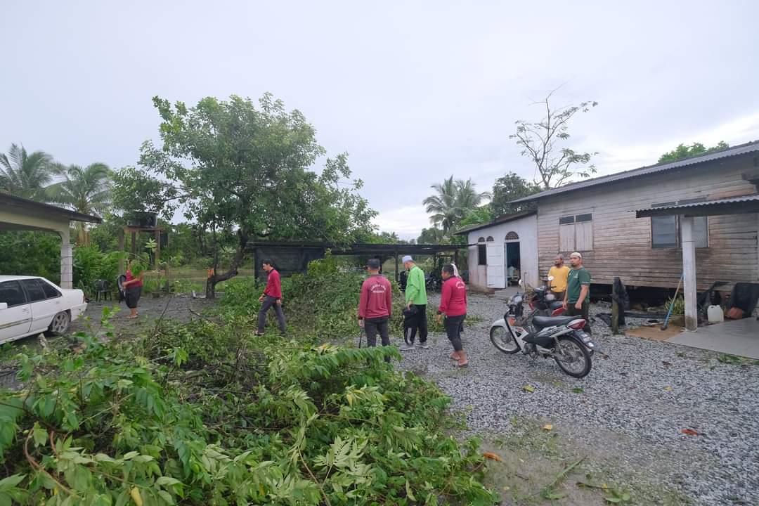Mangsa Ribut Terharu Pemuda 'Baju Merah' Hulur Bantuan
