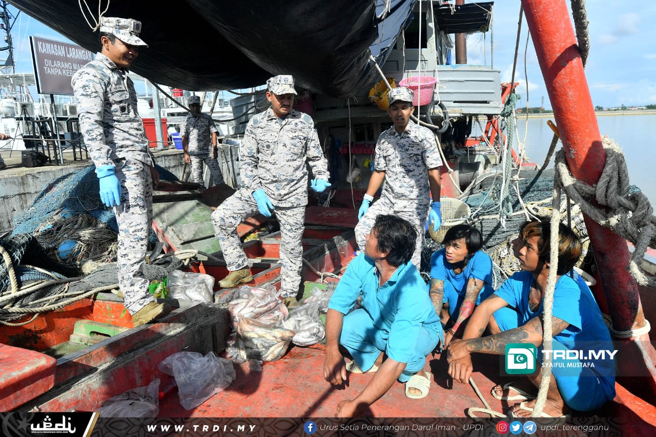 Maritim Terengganu Rampas Lima Tan Hasil Laut