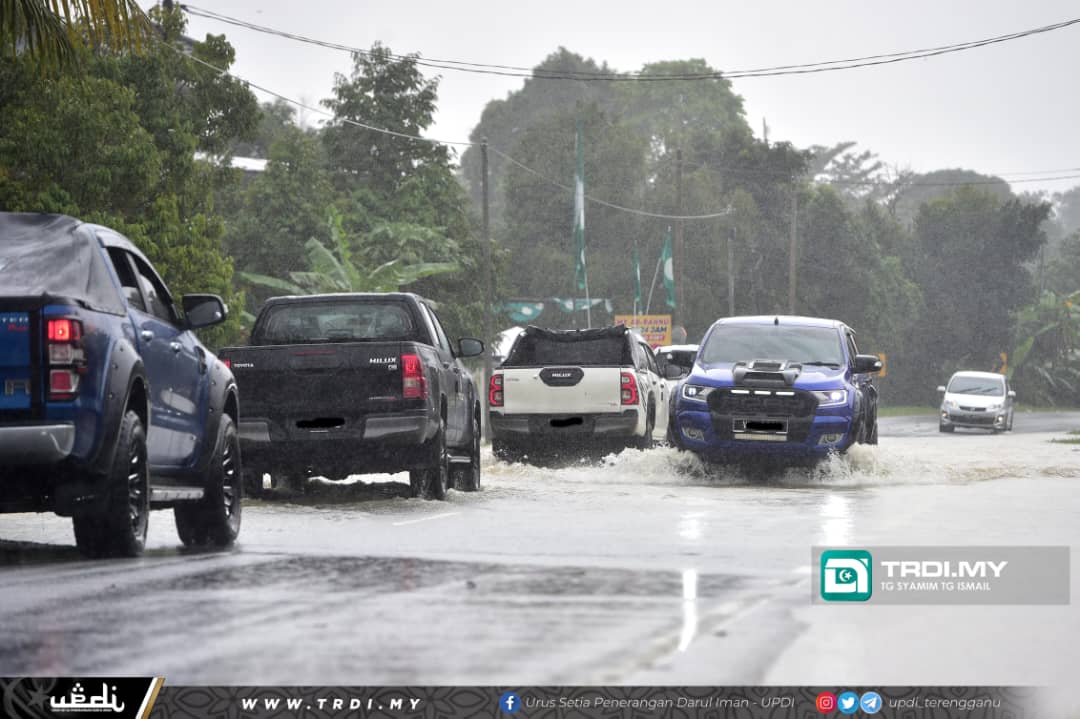 Banjir Terengganu : Lapan Stesen Minyak Ditutup