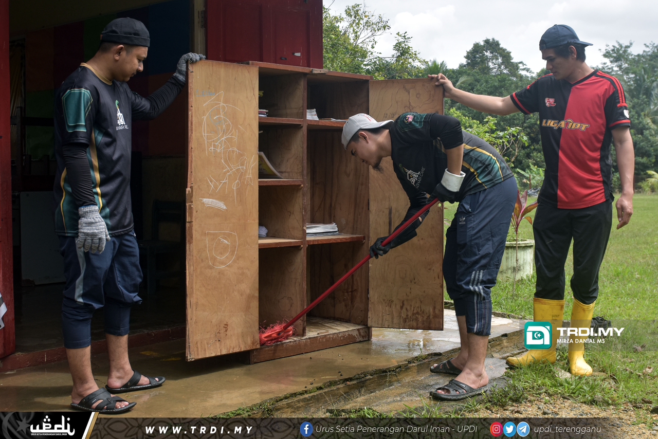 Manfaatkan Cuti Dengan Sertai Misi Banjir