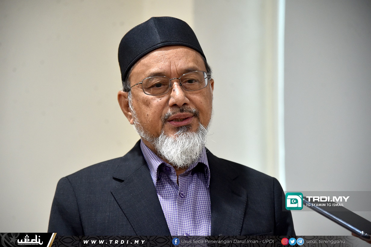 Sewa Lori, Jengkaut Selesai Masalah Sampah Pasca Banjir