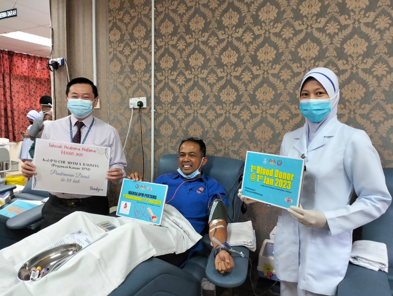 Che Adam Pegang Rekod Penderma Darah Pertama Tahun 2023