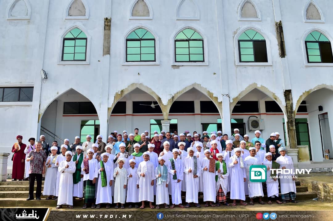 Guru Pondok Terjejas Banjir Terima Bantuan RM15,000