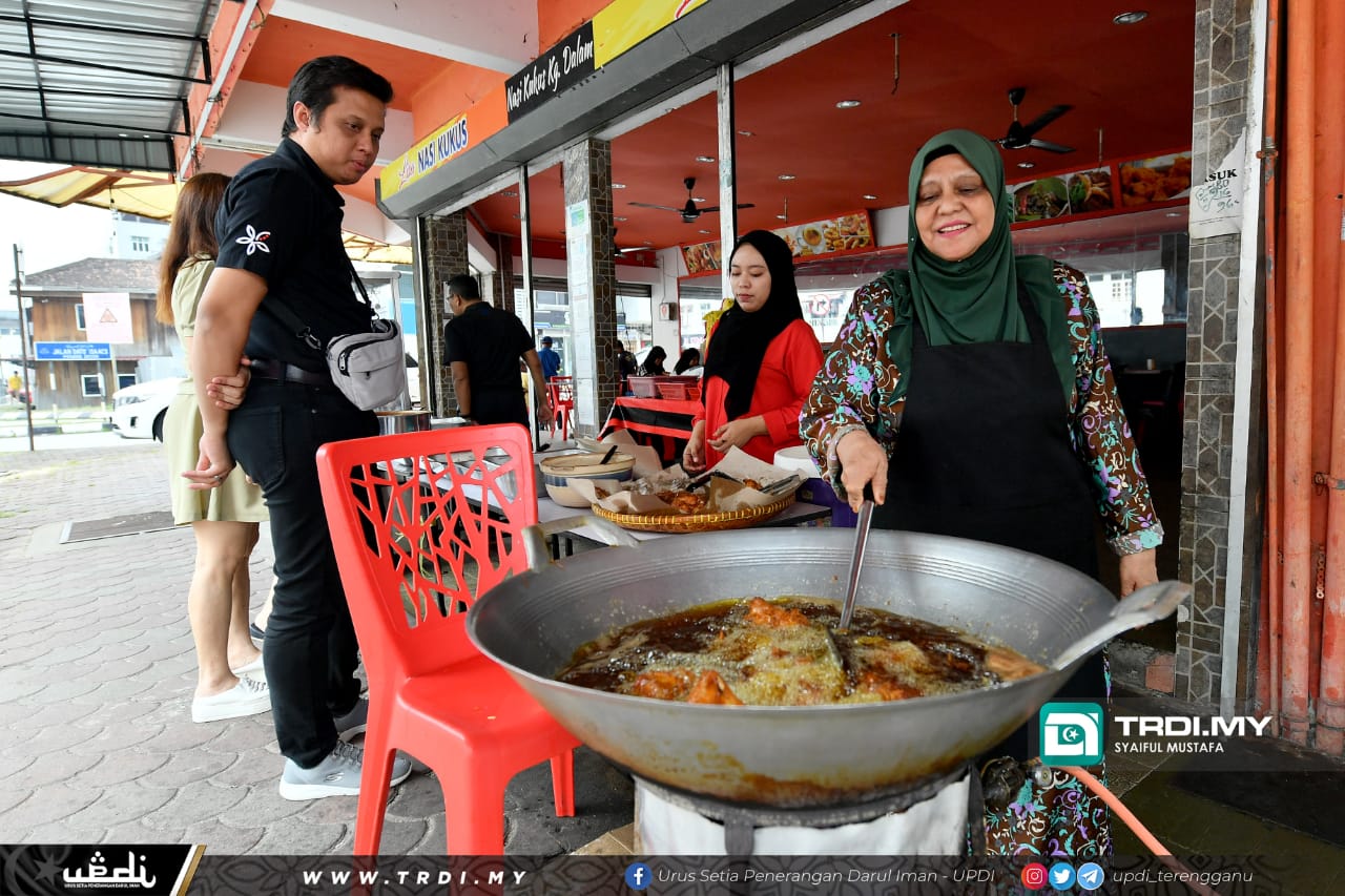 Boikot Restoran : 'Kerajaan Tak Wajar Salahkan Rakyat'