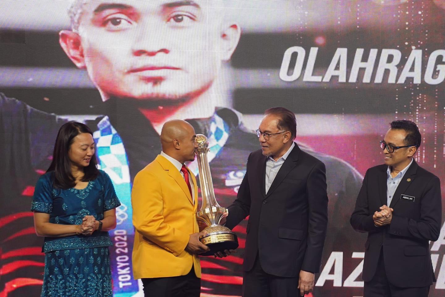 Azizulhasni Terima Anugerah Olahragawan Kebangsaan