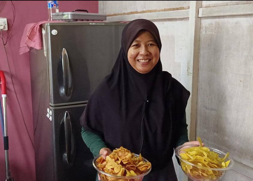 Suri Rumah Jual Kerepek Sara Suami, Dua Anak