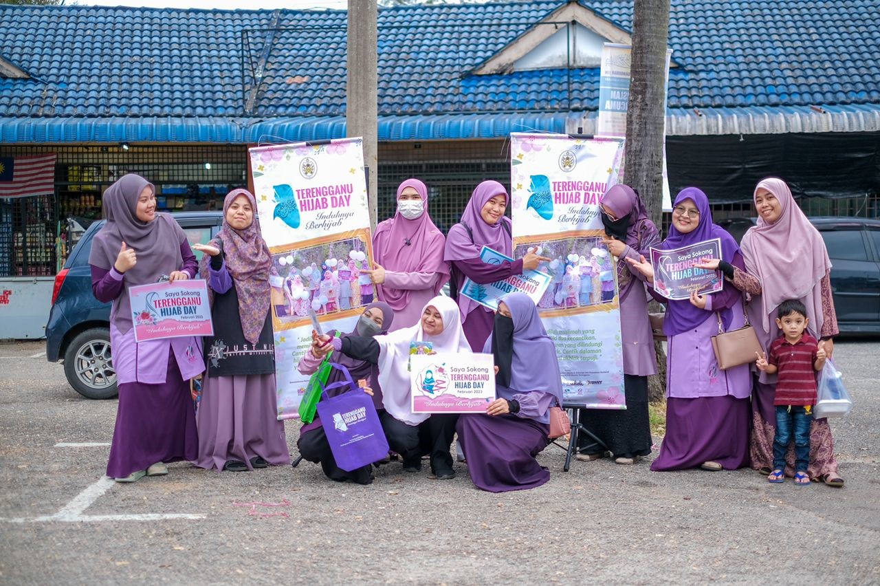 Edar Stokin Percuma Galak Wanita Tutup Aurat