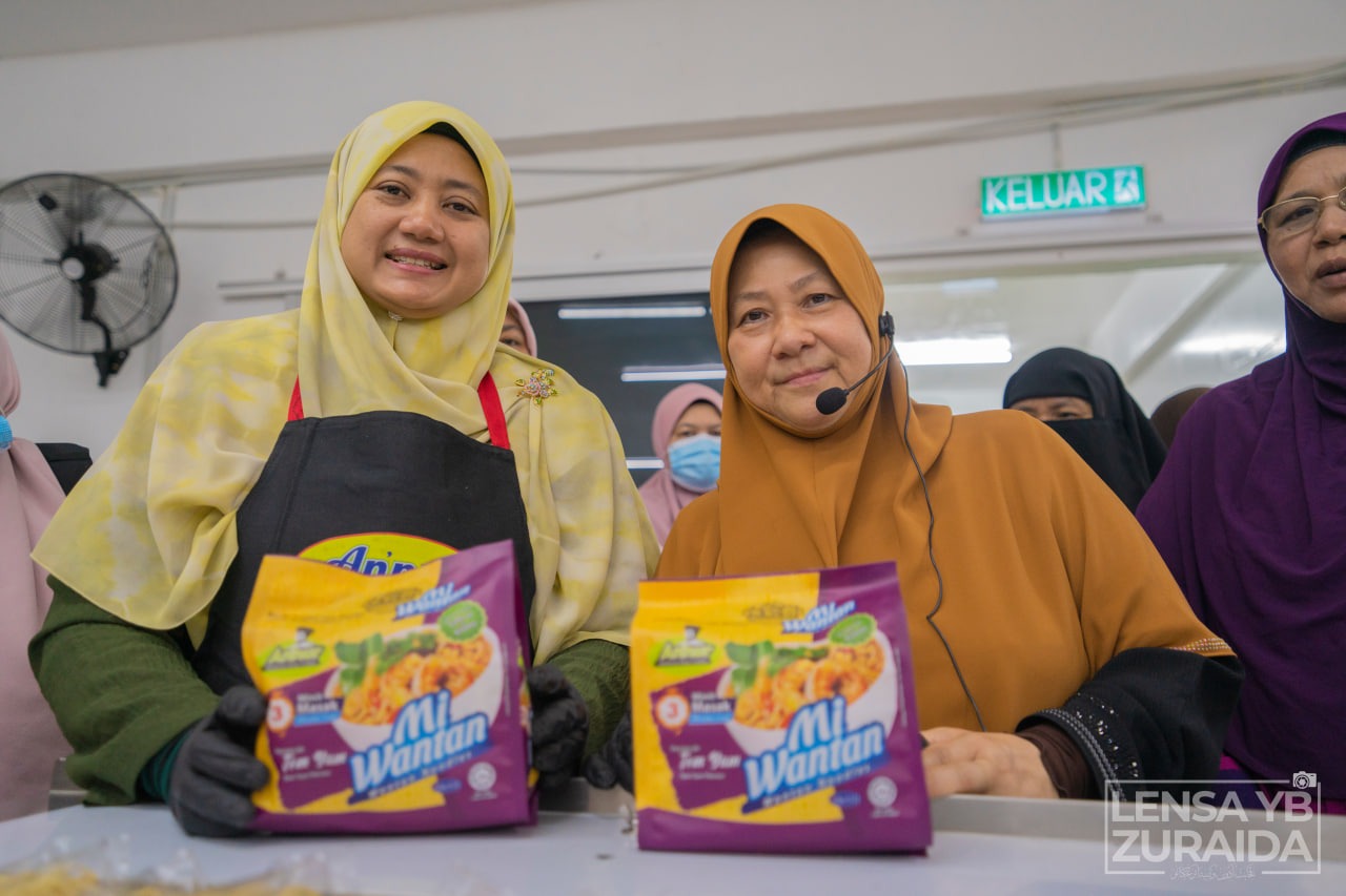 Pernah Dihina, Kini Masliza Teraju Mi Wantan Halal Di Terengganu