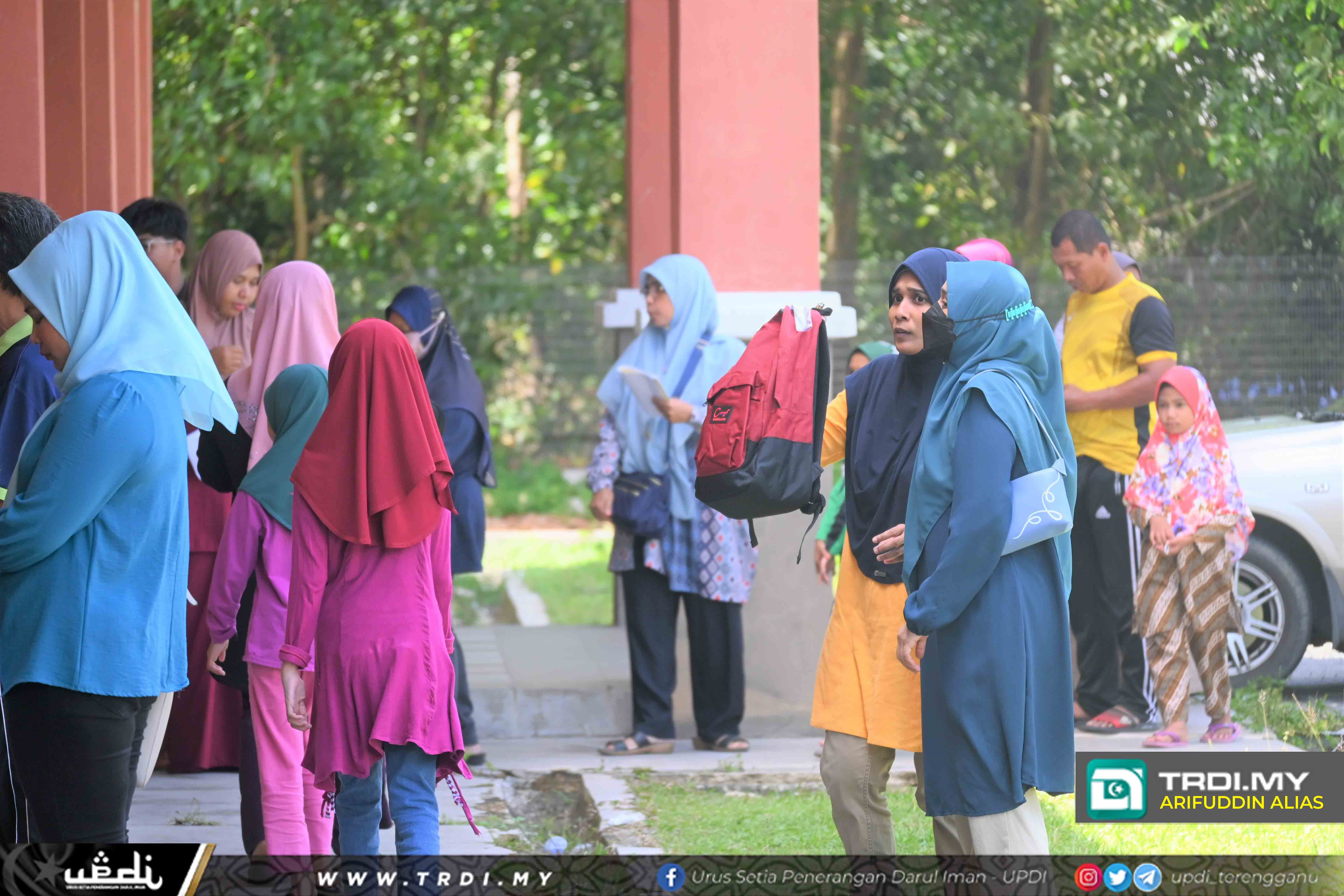 1,256 Pelajar Terima Sumbangan Persekolahan