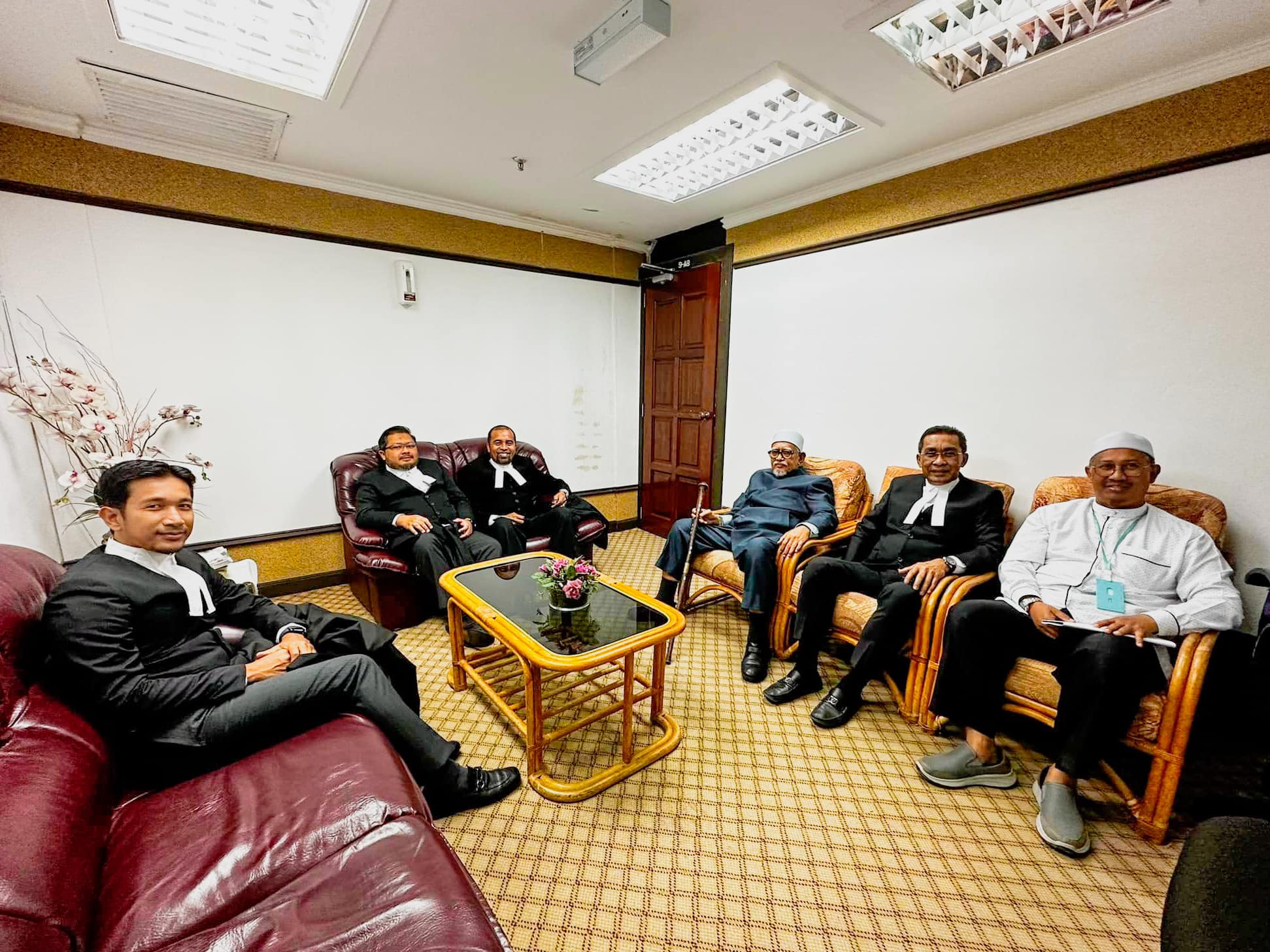 Waran Tangkap Terhadap Exco Terengganu Terbatal