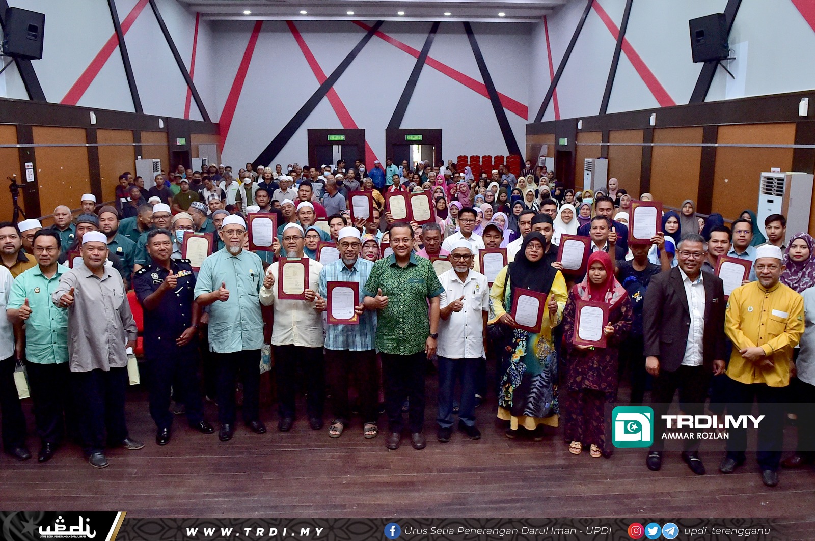 Kerajaan Terengganu Serah Semula 7,601 Tanah ‘Dirampas’