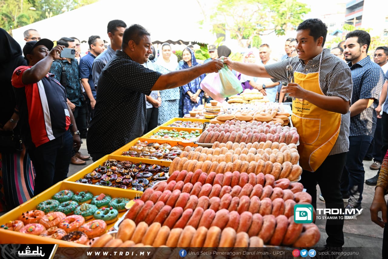 Paduka Anakanda Sultan Terengganu Bertemu Rakyat di Bazar Ramadan