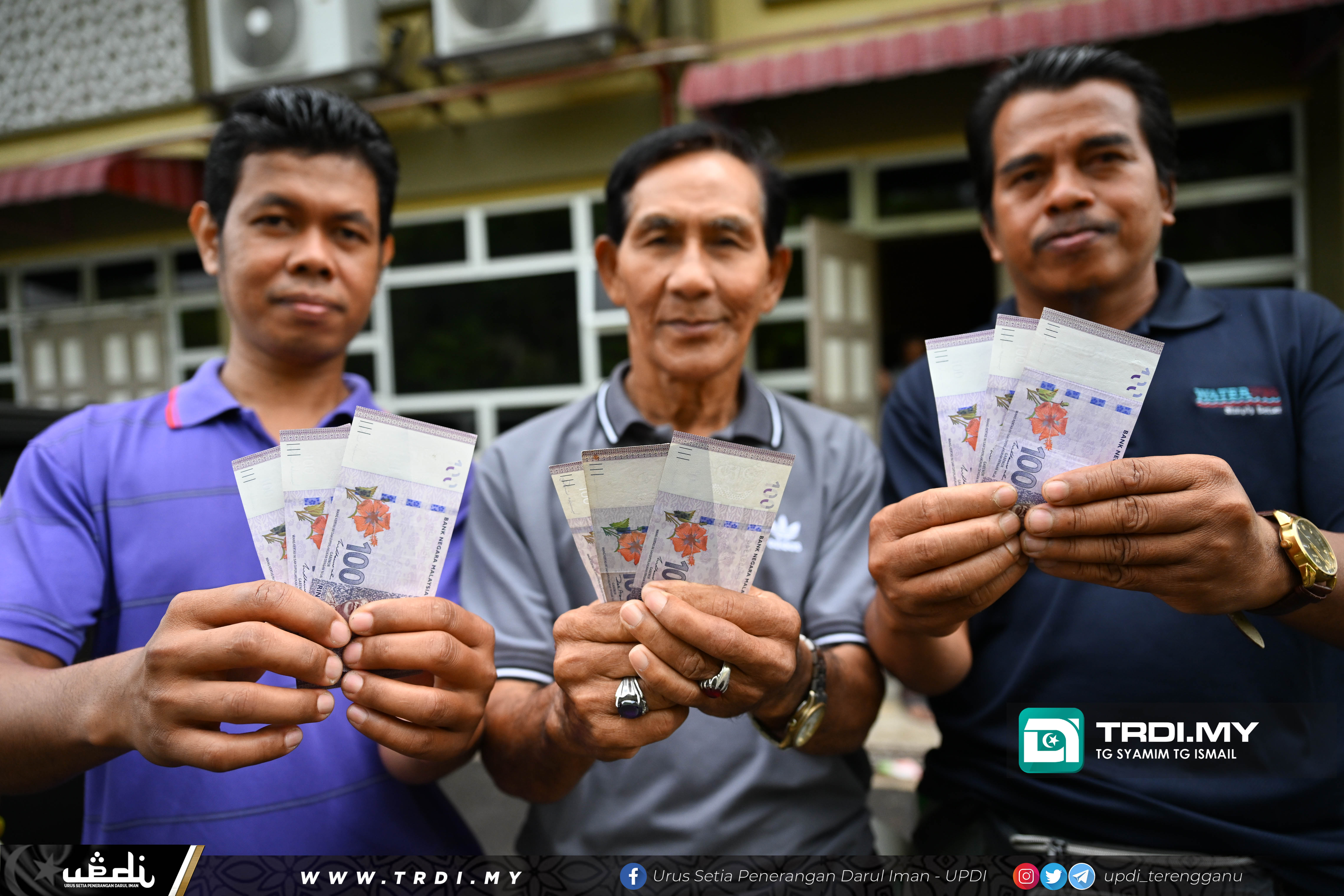 YAB MB merasmikan Program Penyerahan Bantuan I-Fitri DUN Rhu Rendang 2023 bertempat di Dewan Majlis Daerah Marang, Kg Paya