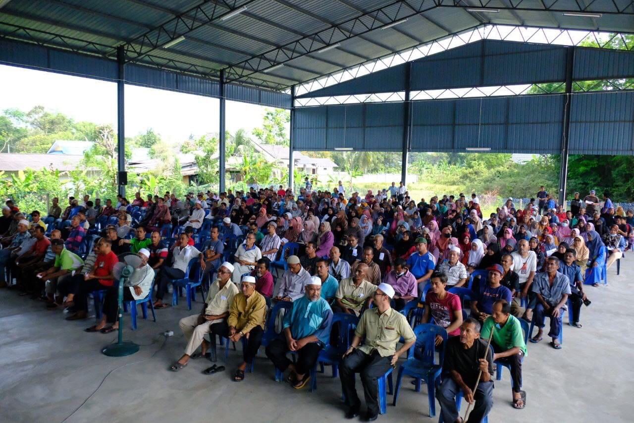 458 Penduduk Alur Limbat Terima Kad Rawatan Percuma