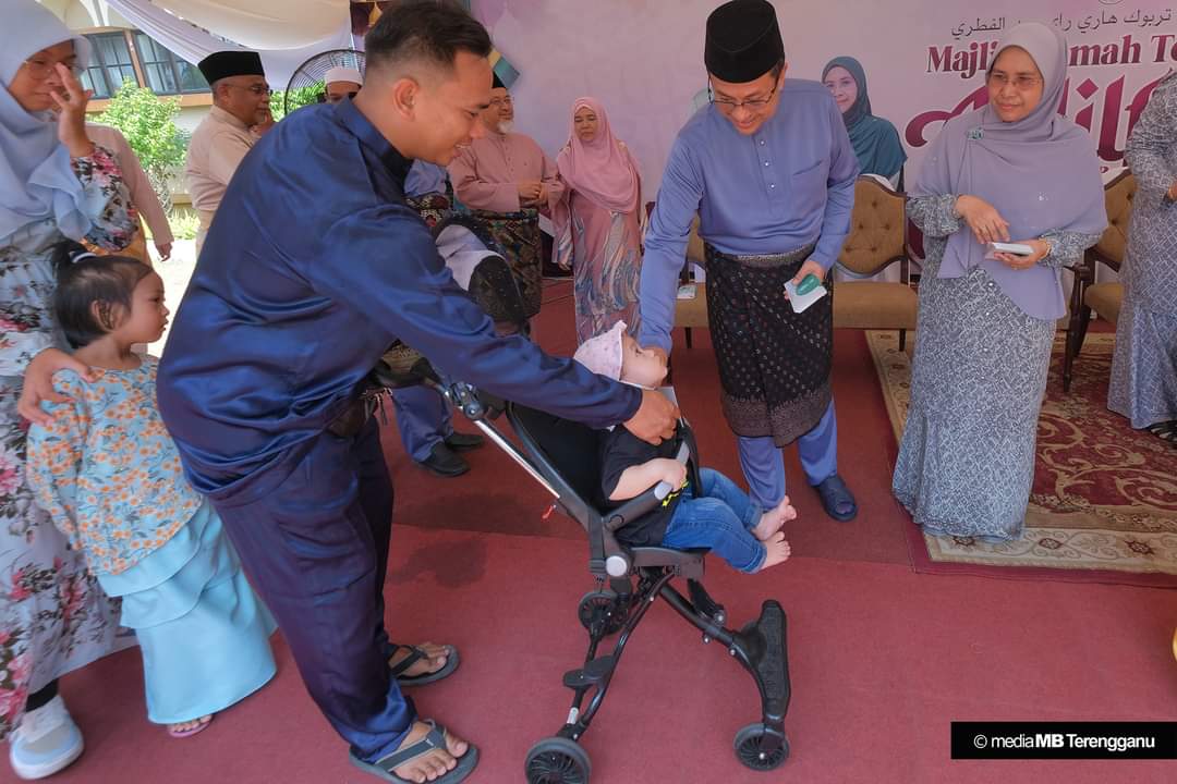 Eratkan Hubungan di Aidilfitri