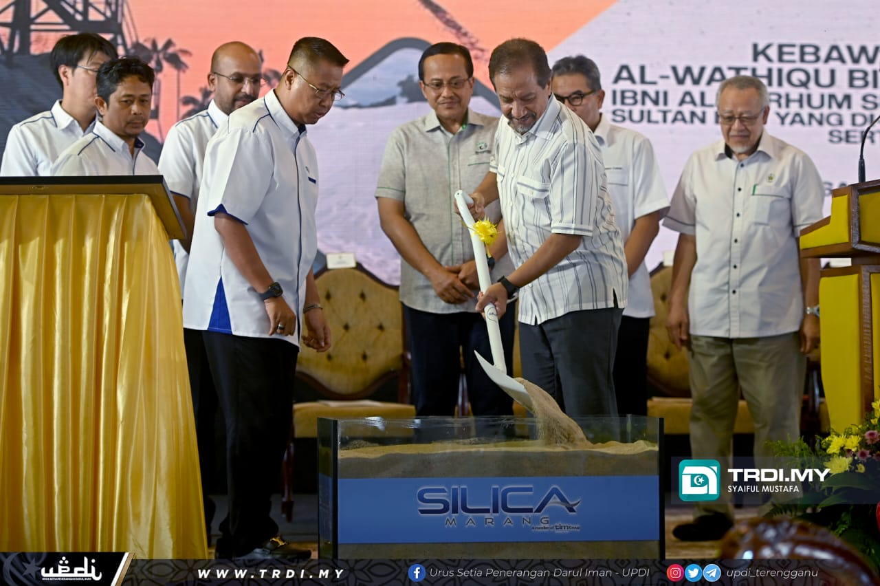 Sultan Mizan Cemar Duli Pecah Tanah Projek Silika