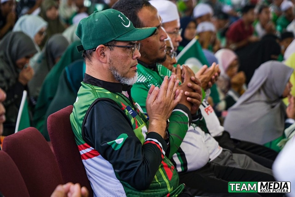 30 Vs 10, Kupas Realistik Dalam Retorik