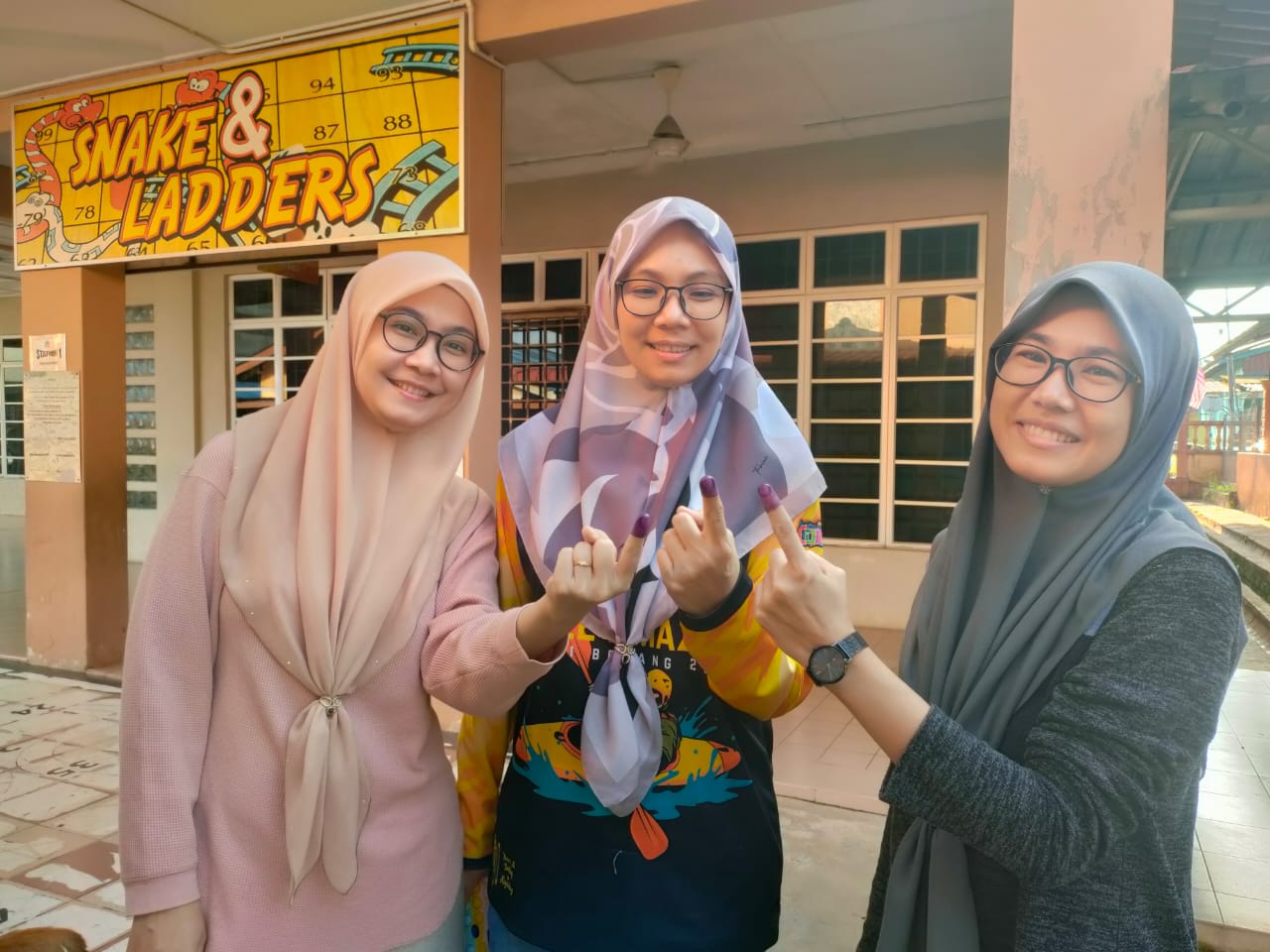 Proses Pengundi Lancar, Pengundi Luar Teruja Datang Awal