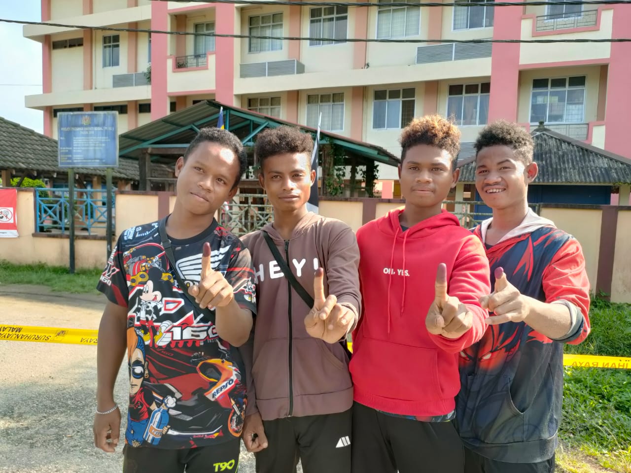 Empat Sekawan Orang Asli Teruja Pangkah Calon Pilihan