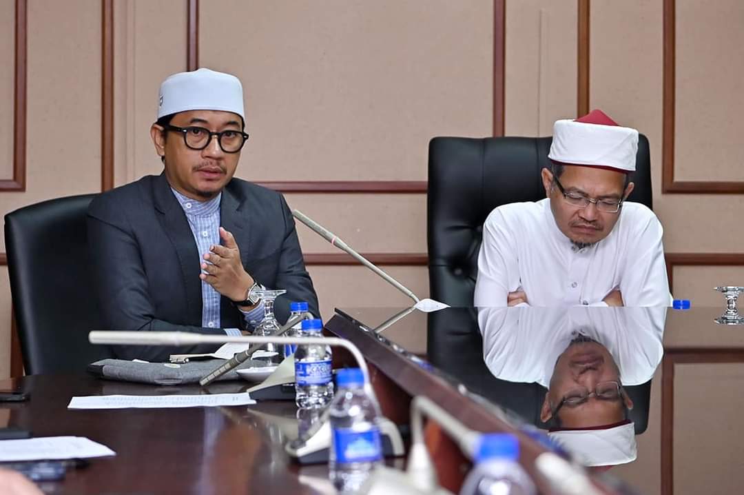 Bahaya Pluralisme dan Liberalisme Agama