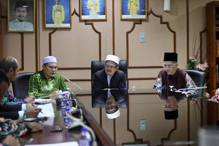 Bincang Aktiviti Sukan Patuh Syariah Dengan Mufti- Hishamuddin