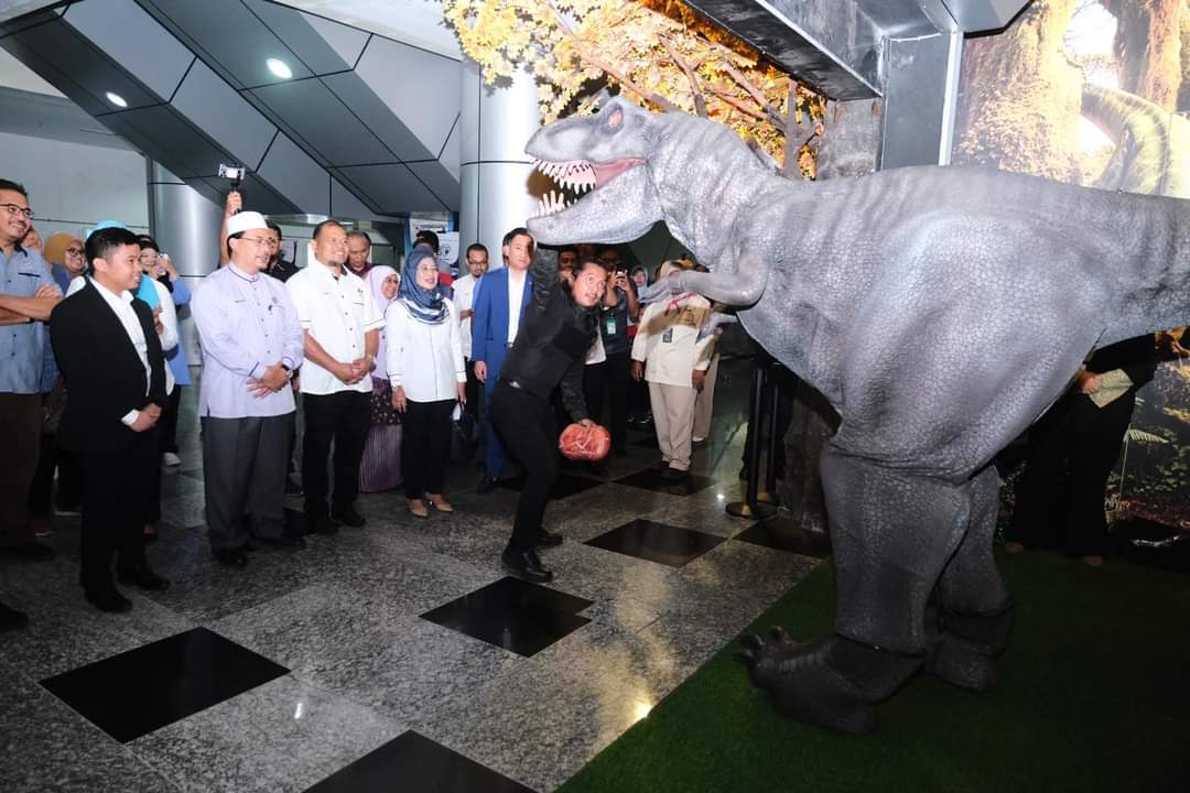 Dinosaur Dipamer di Pusat Sains Terengganu