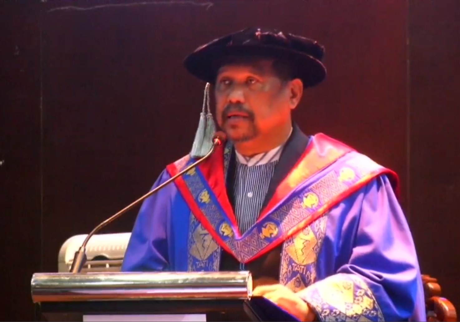 Akhlak Terpuji, Berilmu Penting Kepada Graduan