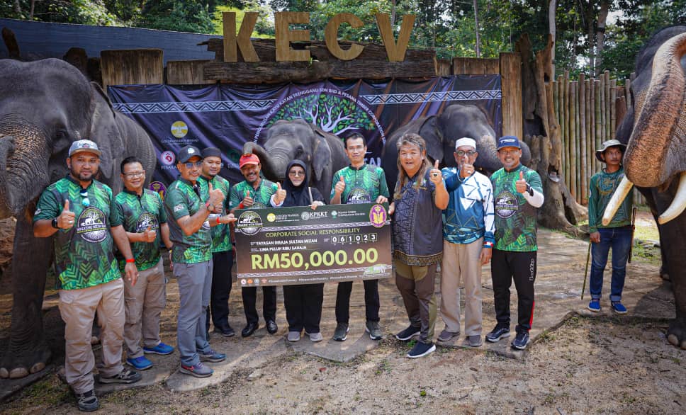 Golden Pharos Jayakan Program 'Walking With Giant'