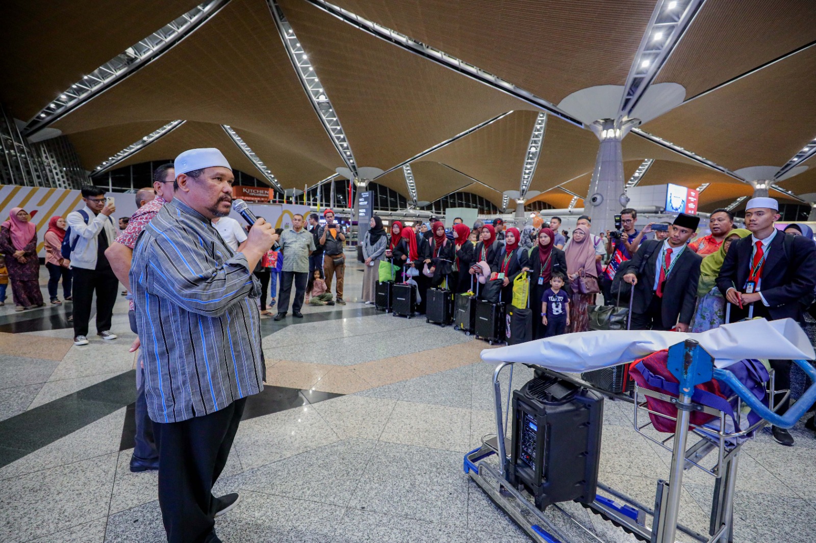 19 Pelajar Cemerlang Berangkat Ke Algeria