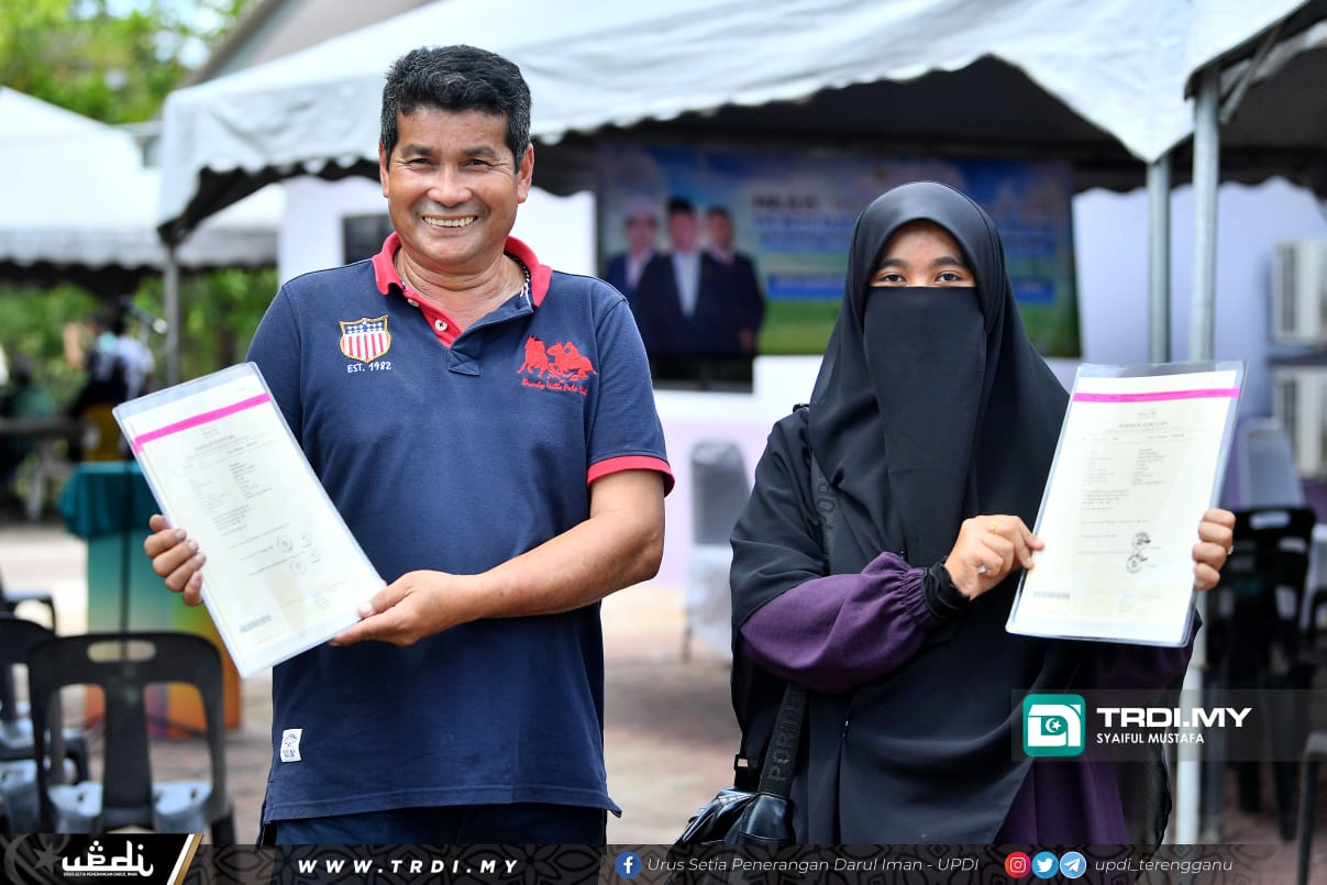 Giliran Rakyat Telemong Terima Hak Milik Tanah