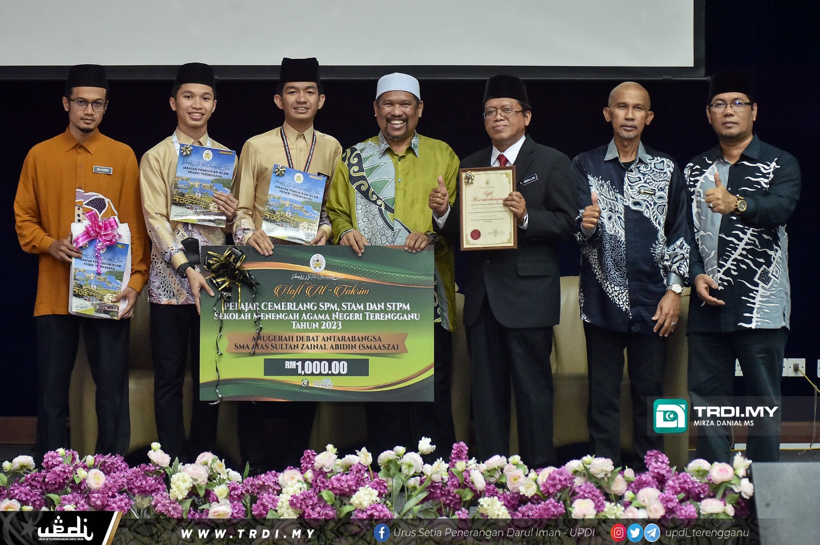 120 Pelajar Cemerlang SPM, STAM Dan STPM Terima Insentif JPINT