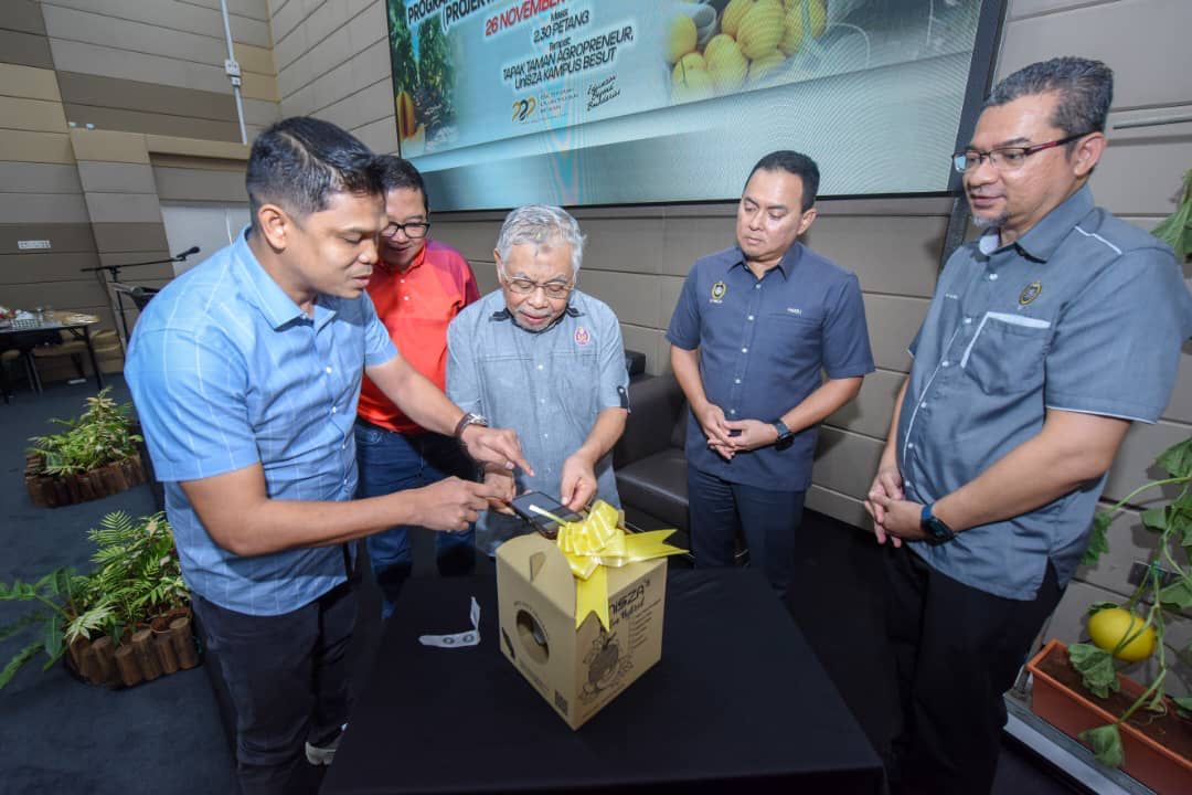 UniSZA Bangunkan Aplikasi Semak Ketulenan Melon Manis Terengganu