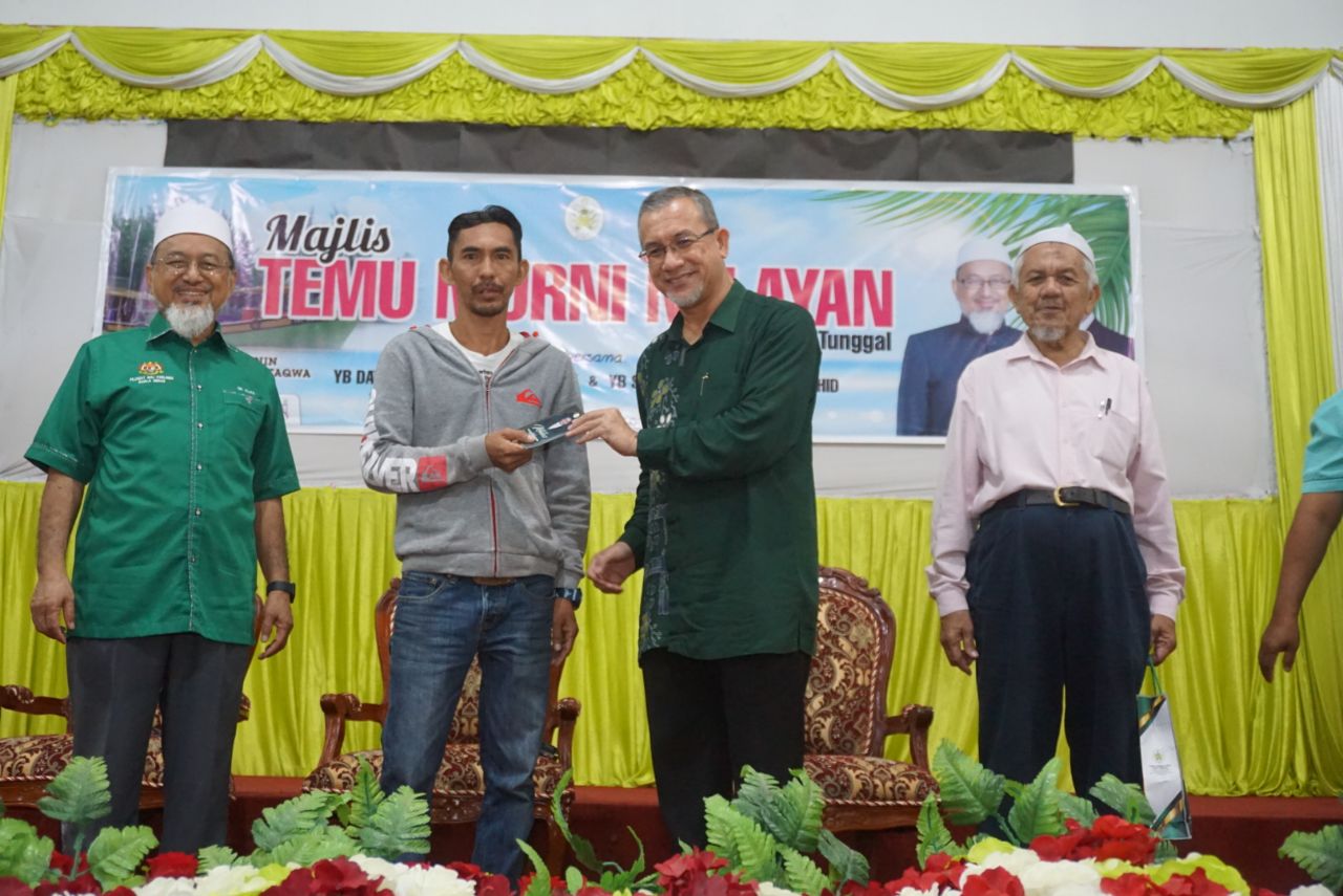 225 Nelayan Bukit Tunggal Terima Bantuan