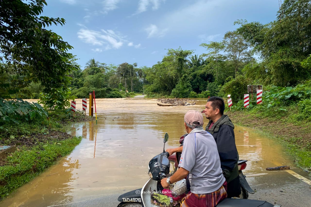 Jambatan Teladas Air Putih Tenggelam Ditelan Air