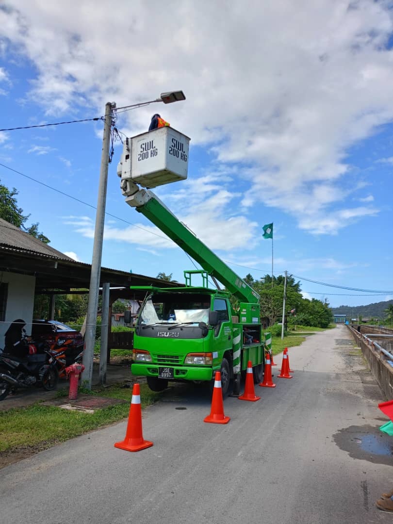 Penduduk Lega Jalan Gelap Kini Terang