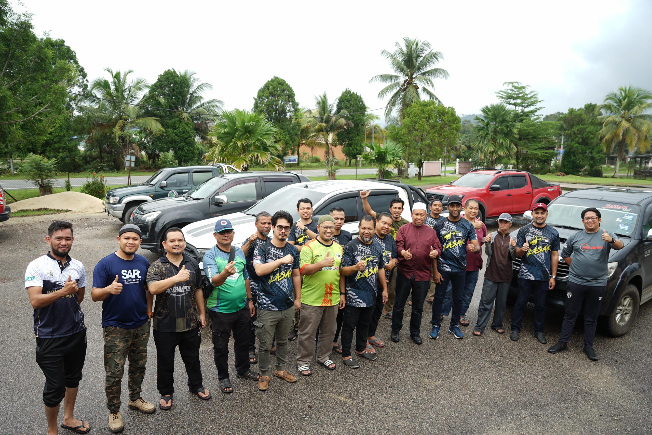 Dua NGO Agih Sumbangan Kepada Mangsa Banjir