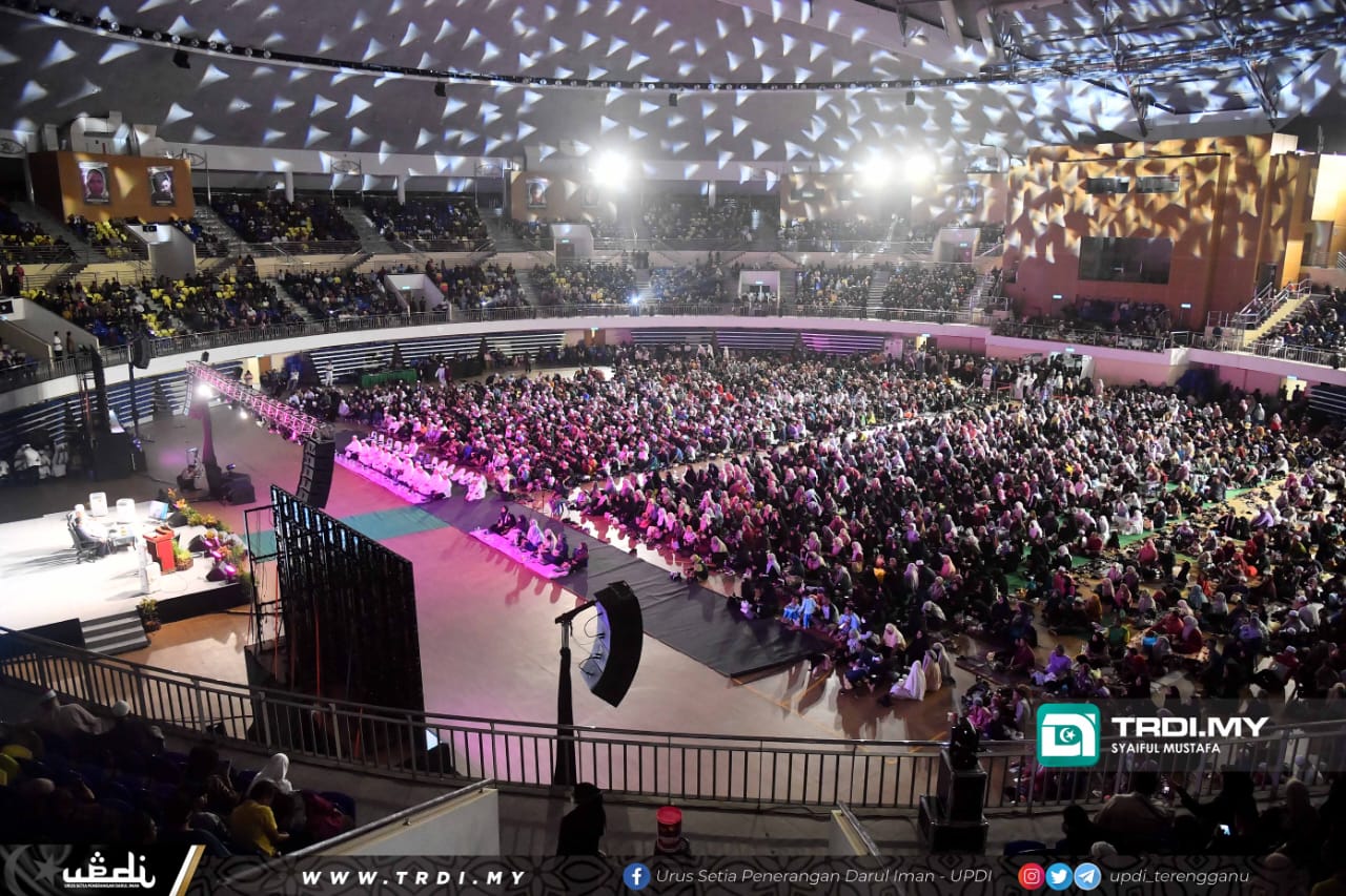 Lautan Manusia Banjiri Ceramah Agama Malam Tahun Baharu Terengganu