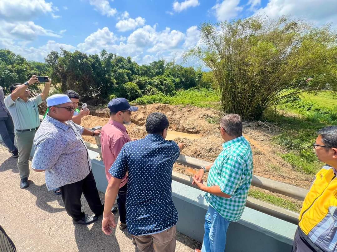 SATU Rancakkan Kerja Pembaikan Paip Dasar Sungai Besut