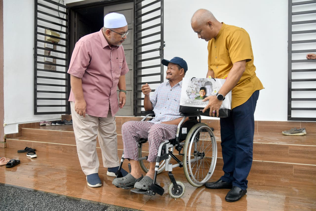 100 Asnaf Wakaf Mempelam Terima Sumbangan Zakat TM