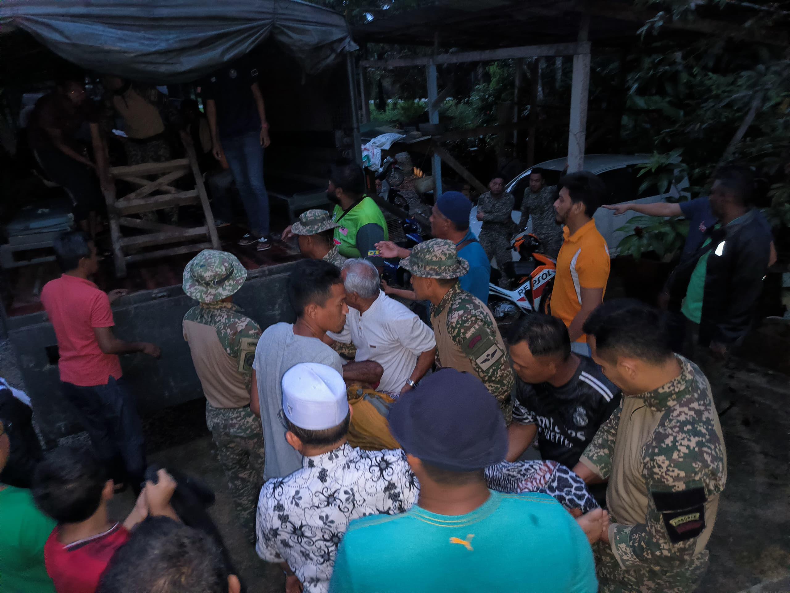 ATM Bantu Mangsa Kanser Terperangkap Banjir di Dungun