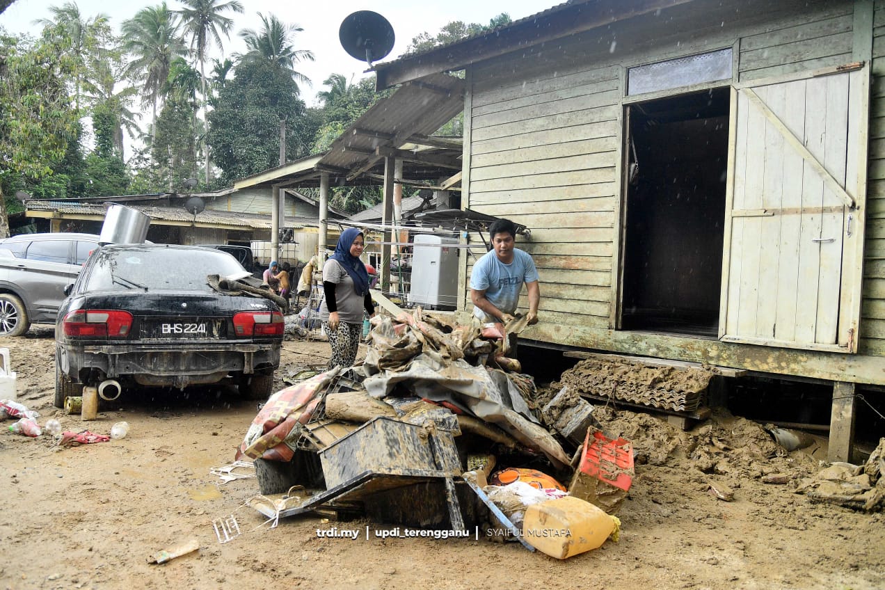 'Air Naik Begitu Cepat Ranapkan Rumah Kami'