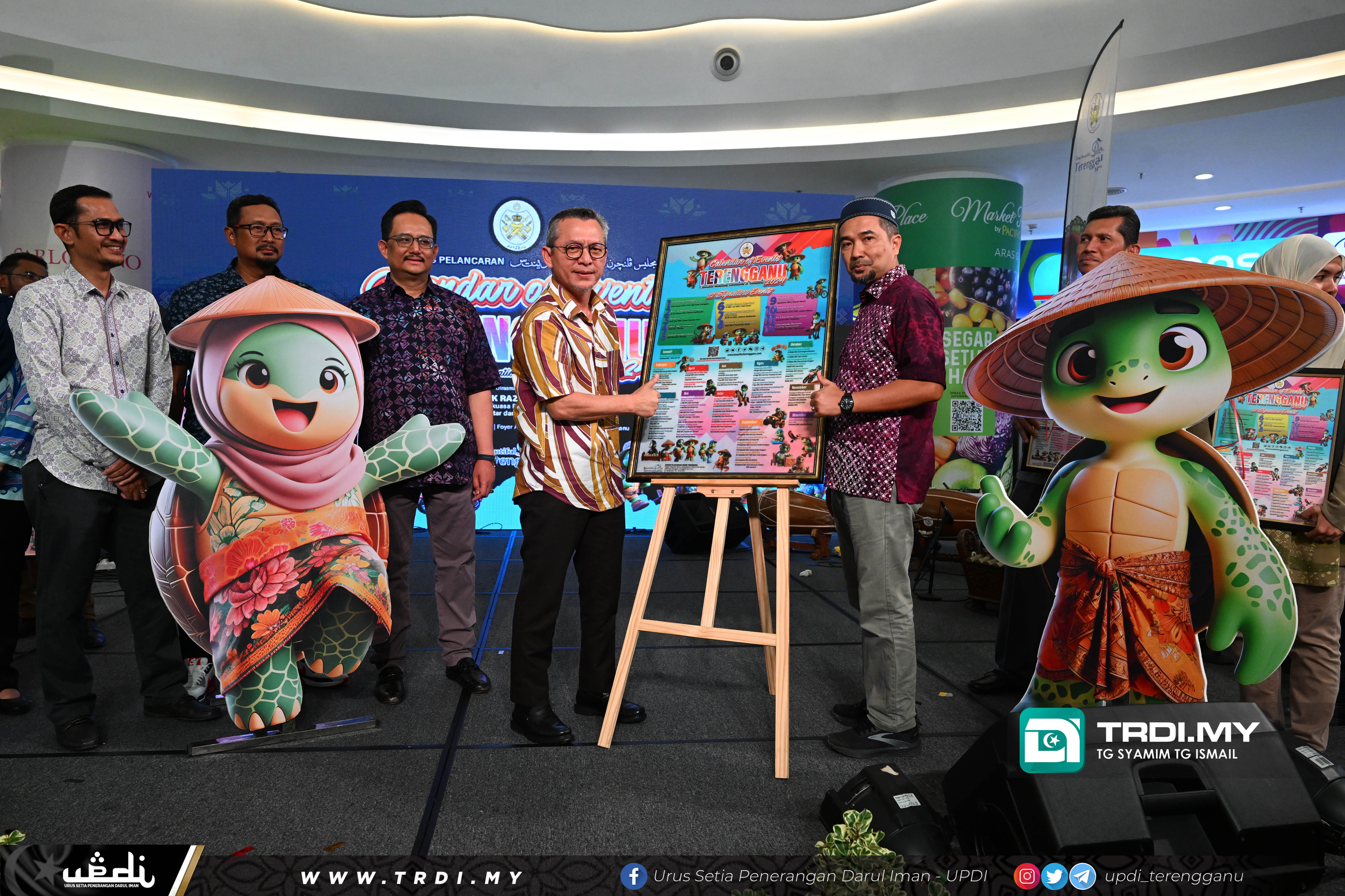 Yb Razali YB Datuk Razali Idris menyempurnakan Majlis Perasmian Penutup Senandung ...
