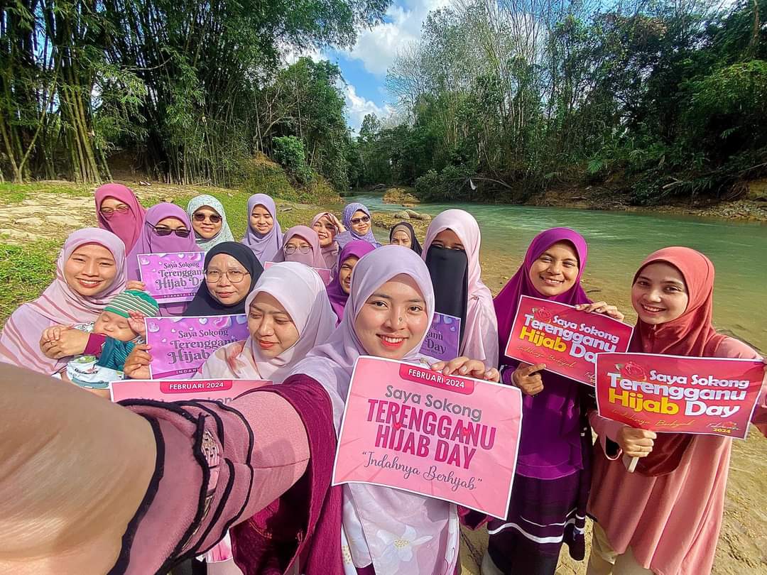 Bertudung Tanda Kolot, Mundur?